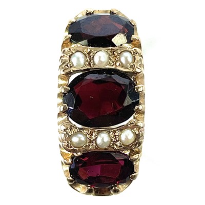Lot 83 - A 1970's 9ct hallmarked garnet and seed pearl...