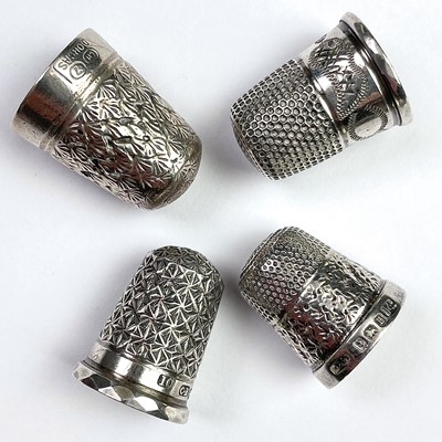 Lot 275 - An Edwardian silver thimble by Charles Horner,...