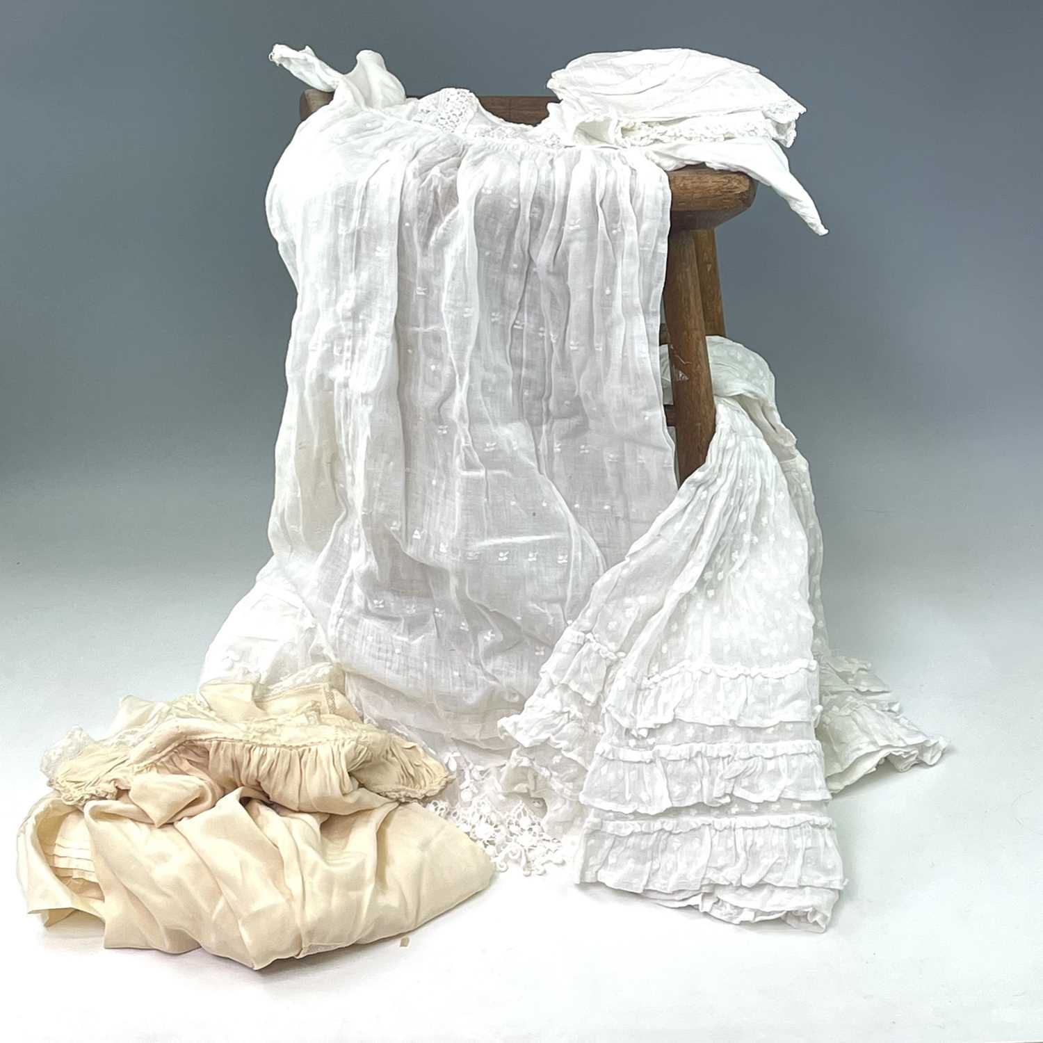 Lot 2806 - A late 19th century girl's muslin nightgown,