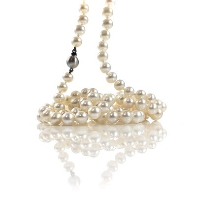 Lot 298 - A contemporary pearl necklace by Annoushka...