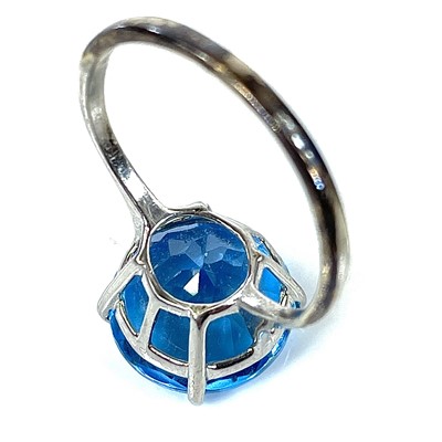 Lot 147 - A 9ct blue topaz dress ring, measuring 6ct...