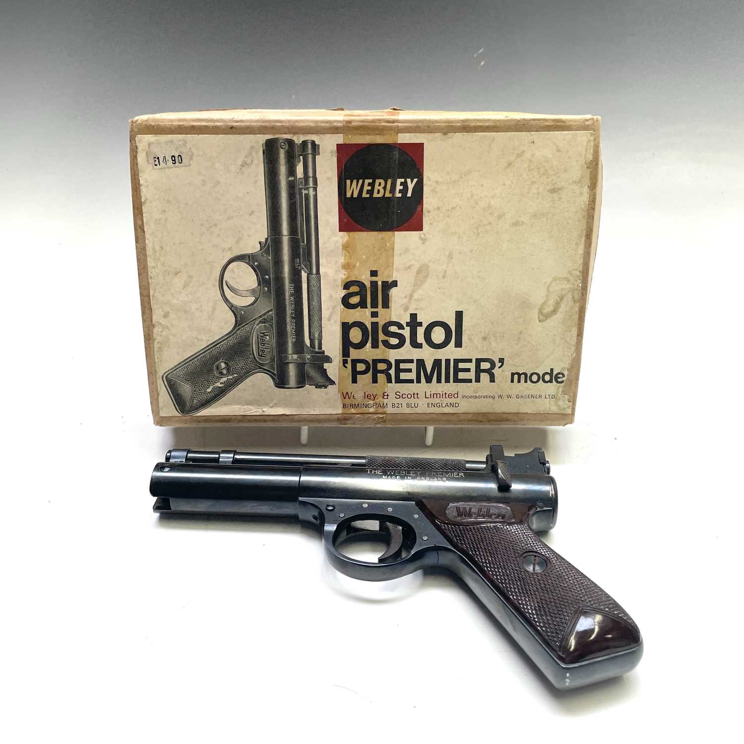 Lot 28 - A Webley & Scott Premier .177 air pistol,...