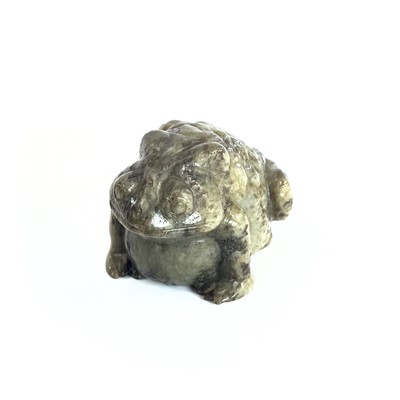 Lot 284 - A Chinese jade model of a toad, height 4cm,...