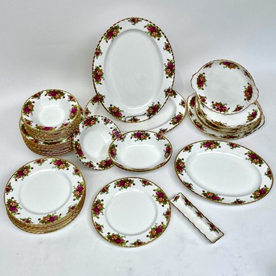Lot 879 - A Royal Albert Old Country Roses part service...