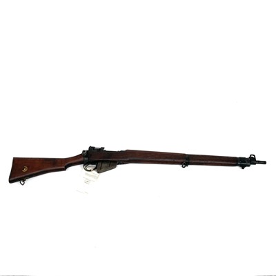 Lot 123 - A WWII Lee Enfield .303 rifle, deactivated,...