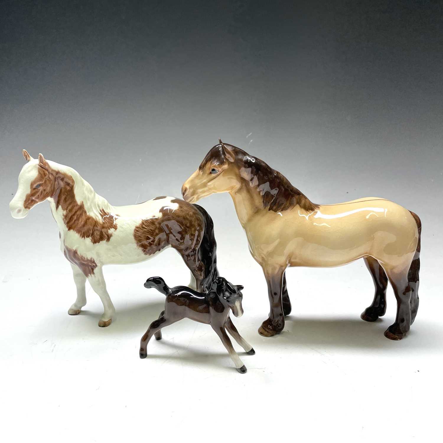 Lot 840 - A Beswick pottery Skewbald gloss pinto pony...