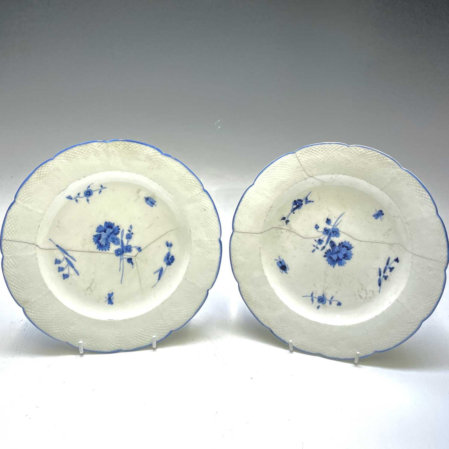 Lot 807 - A pair of Chantilly porcelain plates, circa...