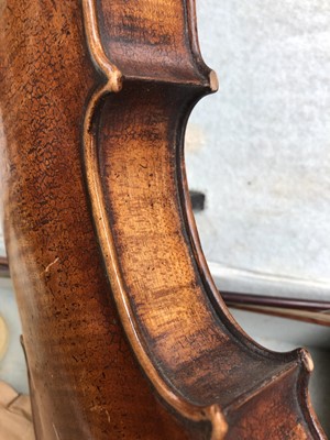 Lot 186 - A German violin, with single piece fiddle back,...