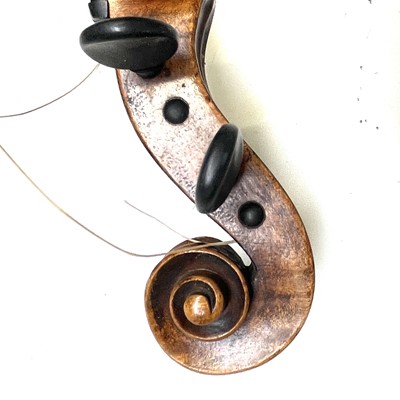 Lot 186 - A German violin, with single piece fiddle back,...