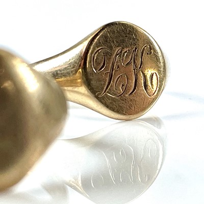 Lot 16 - Two 9ct hallmarked gold signet rings, together...