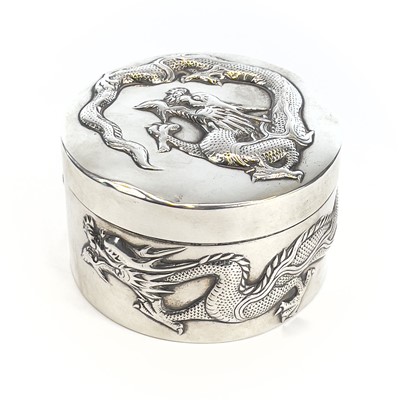 Lot 59 - A Chinese silver box and cover, by Wang Hing &...