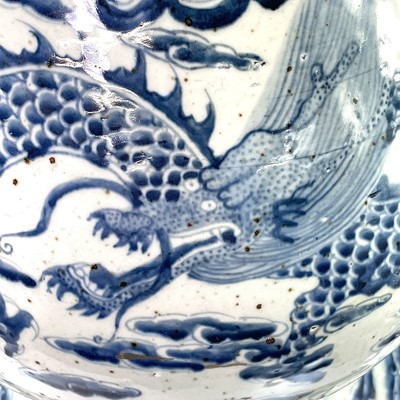 Lot 20 - An enormous Chinese blue and white porcelain...