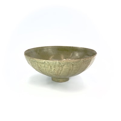 Lot 44 - A Chinese celadon bowl, Song Dynasty, of...