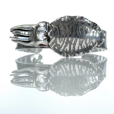 Lot 249 - A 999 fine silver Newlyn Cuttlefish bangle by...