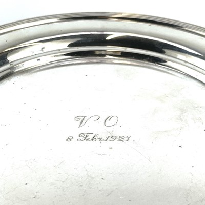 Lot 79 - A 1920's Dutch silver hinge lidded circular...