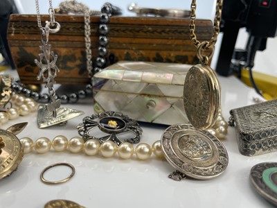Lot 244 - A Regency penwork work box and mother of pearl...