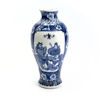 Lot 65 - A Chinese blue and white porcelain vase, late...