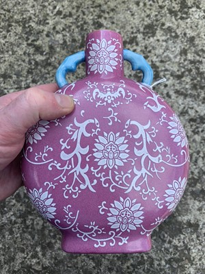 Lot 97 - A Chinese porcelain moon flask, mid 20th...