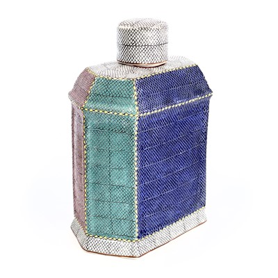 Lot 213 - A Chinese porcelain tea caddy, 20th century,...