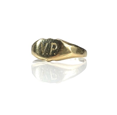 Lot 154 - An 18ct hallmarked gold childs signet ring,...