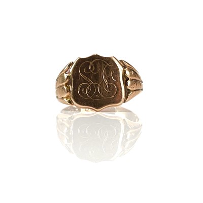 Lot 146 - An 9ct rose gold early 20th century...