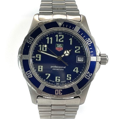 Lot 414 A Tag Heuer Professional 200 Meters quartz