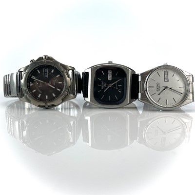 Lot 376 - A Seiko automatic gentleman's stainless steel...
