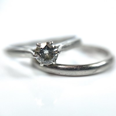 Lot 45 - A platinum diamond solitaire ring, the diamond...