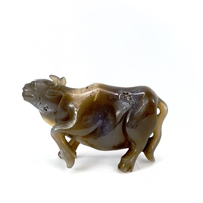 Lot 157 - A Chinese agate model of a buffalo, 18th/19th...
