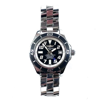 Lot 355 - A Breitling Superocean 42 chronometer...