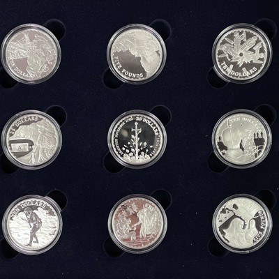 Lot 34 - Royal Mint World War I 90th Anniversary £5 Silver Proof Series (x18).
