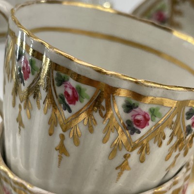 Lot 817 - A good Newhall porcelain tea set, circa 1800,...