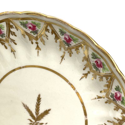 Lot 817 - A good Newhall porcelain tea set, circa 1800,...