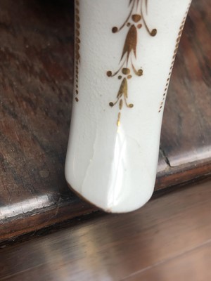 Lot 817 - A good Newhall porcelain tea set, circa 1800,...