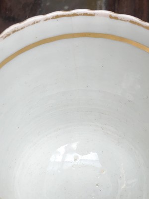 Lot 817 - A good Newhall porcelain tea set, circa 1800,...