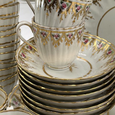 Lot 817 - A good Newhall porcelain tea set, circa 1800,...