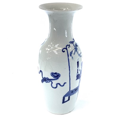 Lot 78 - A Chinese blue and white porcelain vase, late...