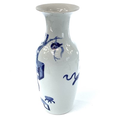 Lot 78 - A Chinese blue and white porcelain vase, late...