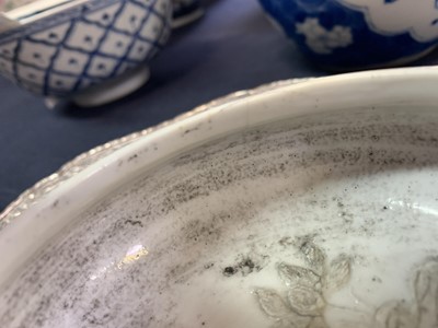 Lot 84 - A Chinese porcelain brushwasher, 18th century,...