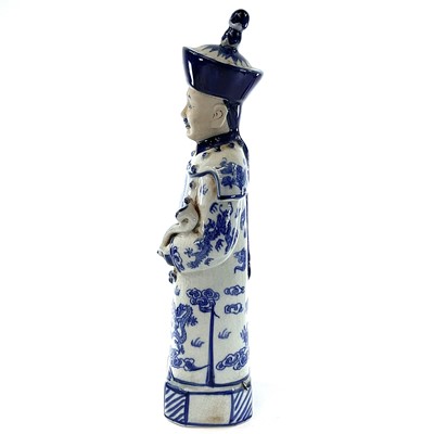 Lot 179 - A Chinese blue and white porcelain figure of...