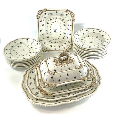 Lot 831 - An English porcelain part dinner service,...