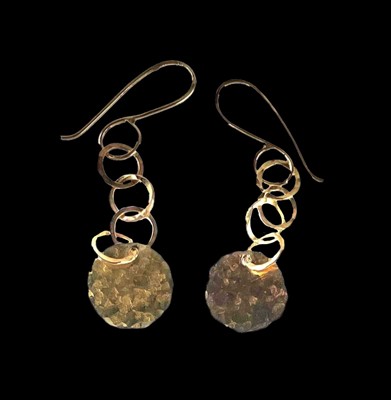Lot 33 - A pair of contemporary handmade 9ct gold drop earrings.