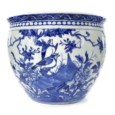 Lot 243 - A Chinese blue and white porcelain jardiniere,...