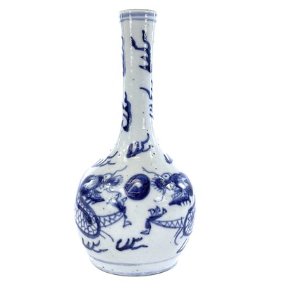 Lot 275 - A Chinese blue and white porcelain bottle vase,...