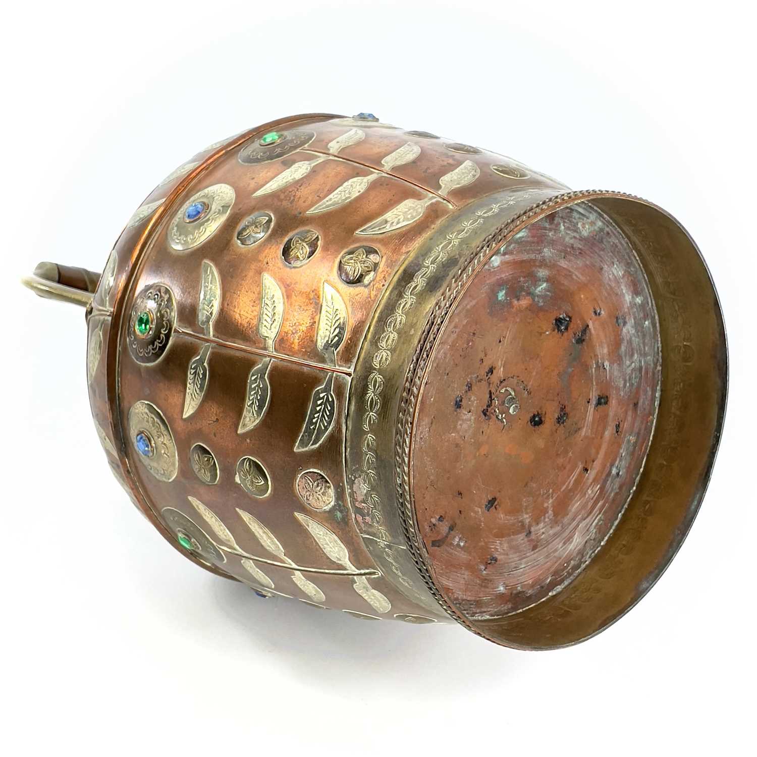 Lot 1033 An Indian copper kettle, circa 1900, height