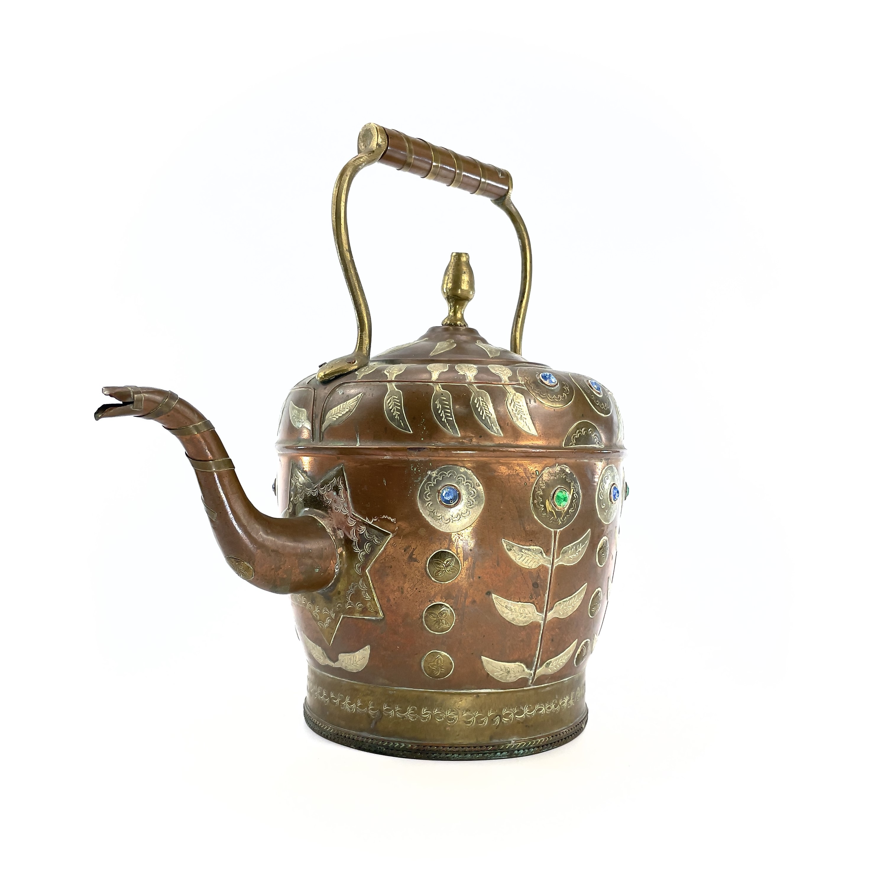 Lot 1033 An Indian copper kettle, circa 1900, height