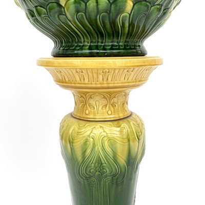 Lot 928 - An Art Nouveau Wood Ville Mansfield ware...
