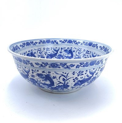 Lot 165 - A large Chinese blue and white porcelain bowl, Qianlong seal mark, late 20th century.