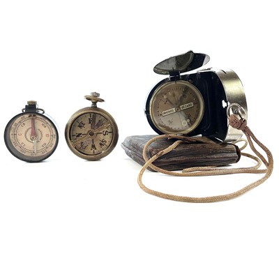 Lot 100 - An early 20th century Bezard Kompass with...
