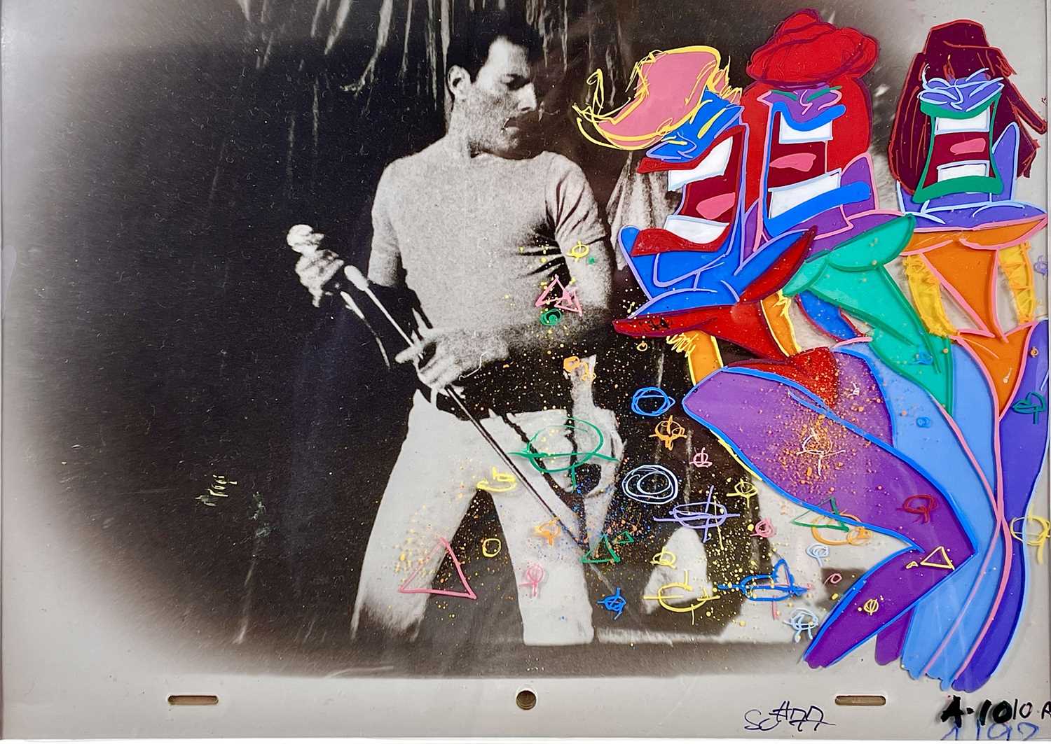 Lot 34 - QUEEN and FREDDIE MERCURY.